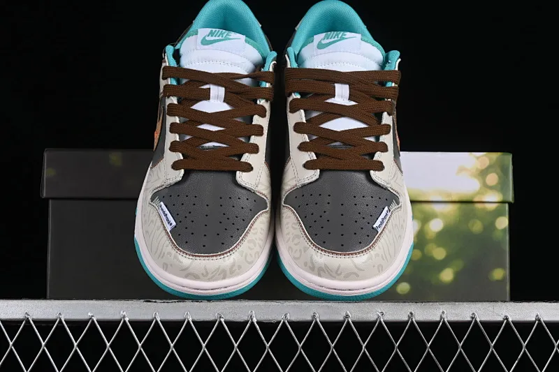 All Categories Nk SB Dunk Series Nk SB Dunk Low Low-top sneakers Nk Dunk Low Panda Prank Spring Touchdown Spring Olive Vietnam Tan Green SB Strappy Low-top Casual Shoes DV0834-101
